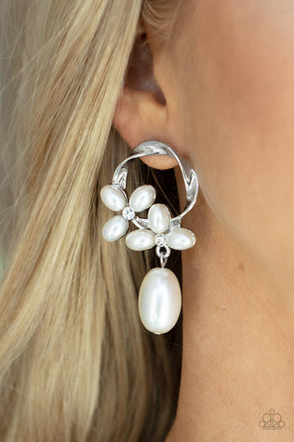 Elegant Expo - White Paparazzi Accessories