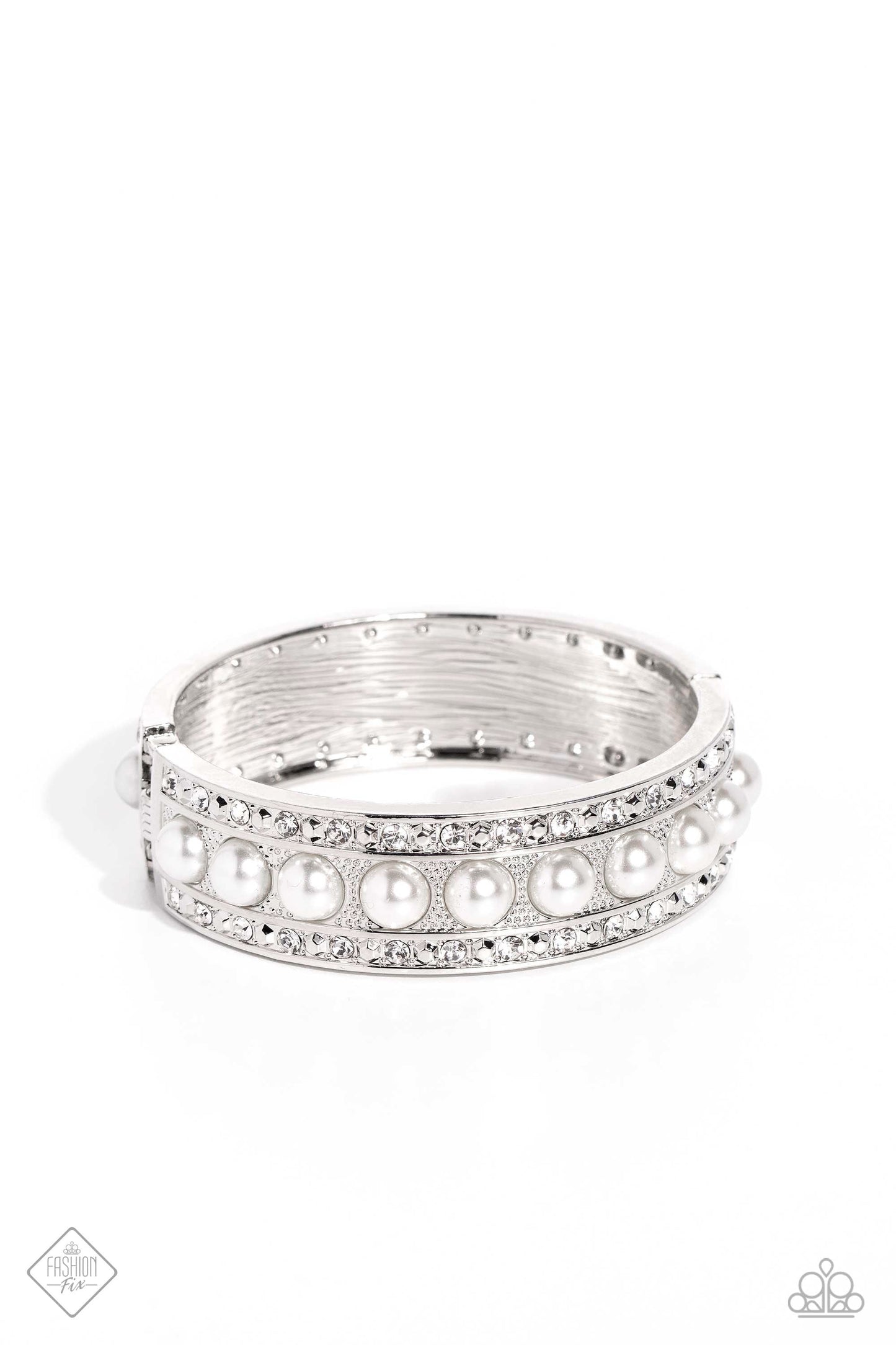 About a PEARL - White Paparazzi Accessories