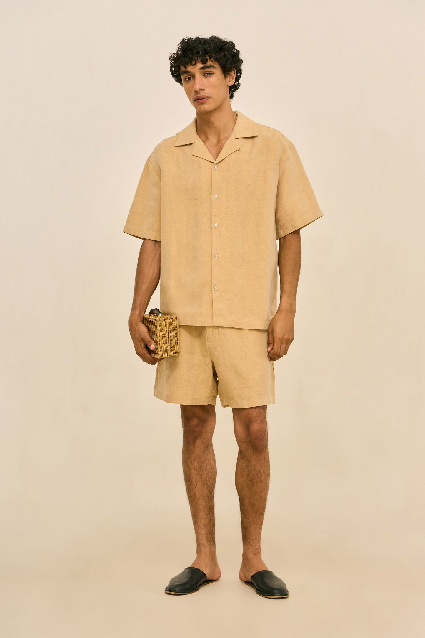 NICKLAUS SHORT - ALMOND