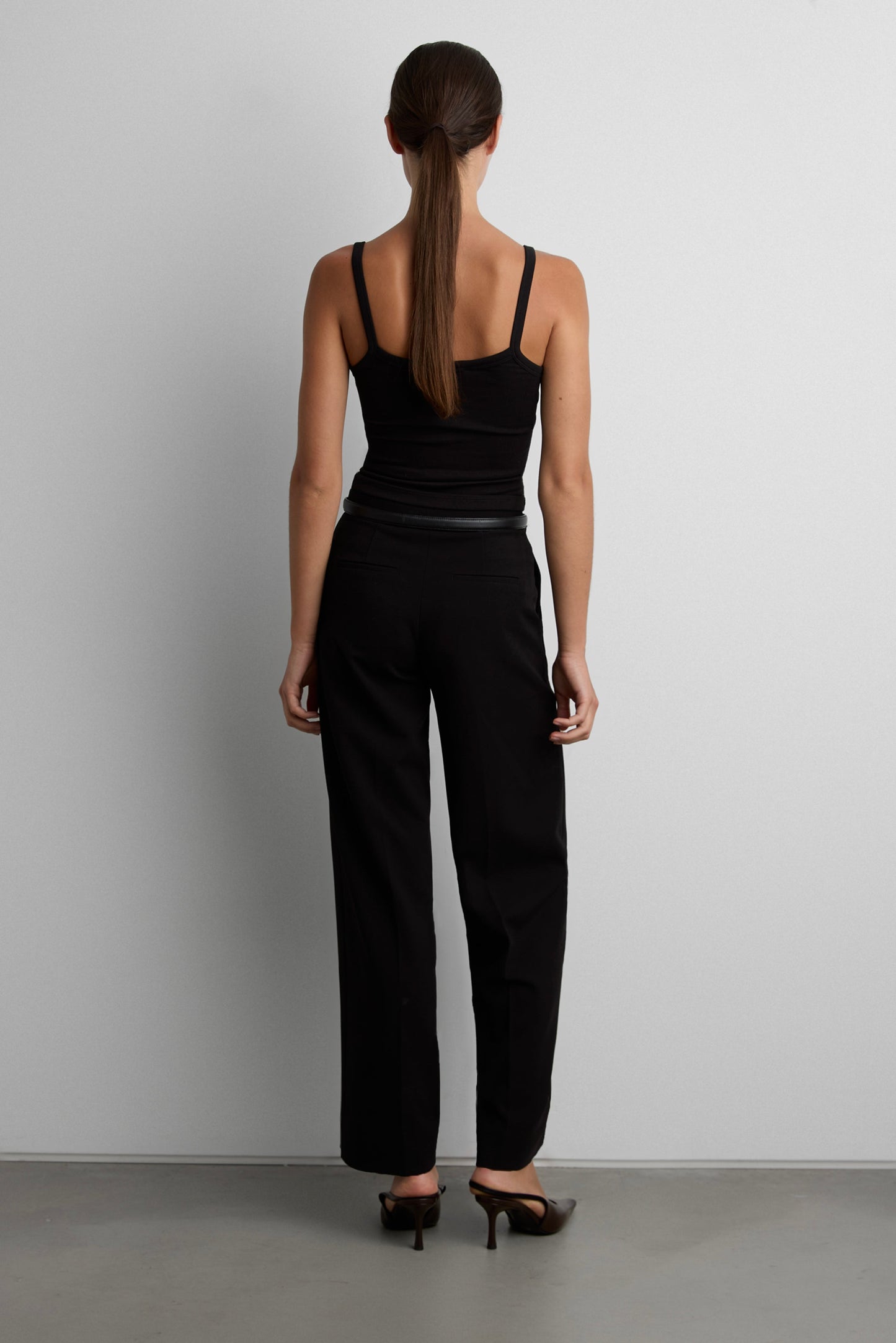 TAILORED HIGH-RISE STRAIGHT LEG PANT